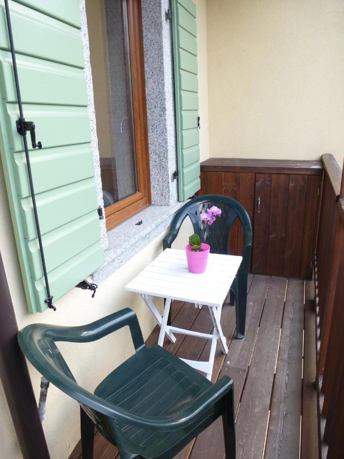 Casa Anita Lägenhet Tiarno di Sotto Exteriör bild